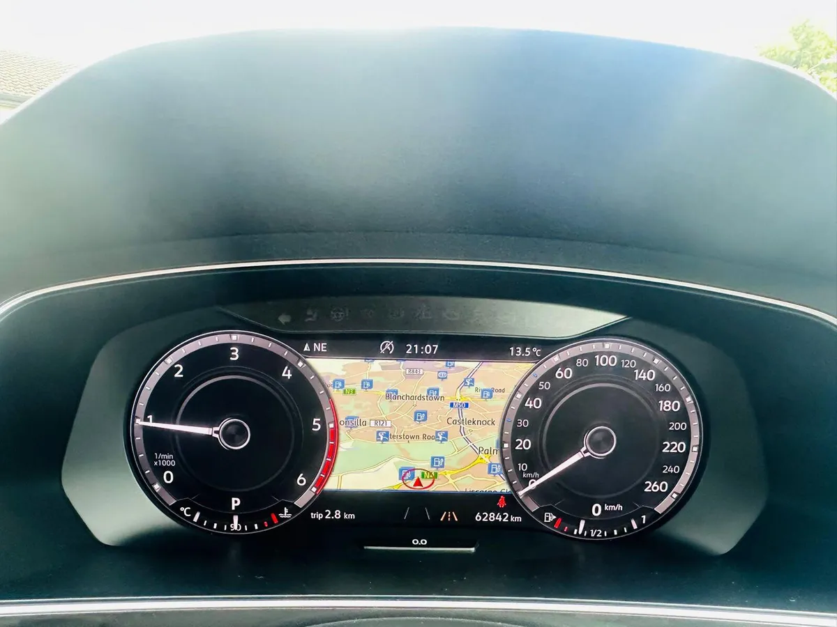 Vw Tiguan  2.0 Diesel Automatic - Image 5