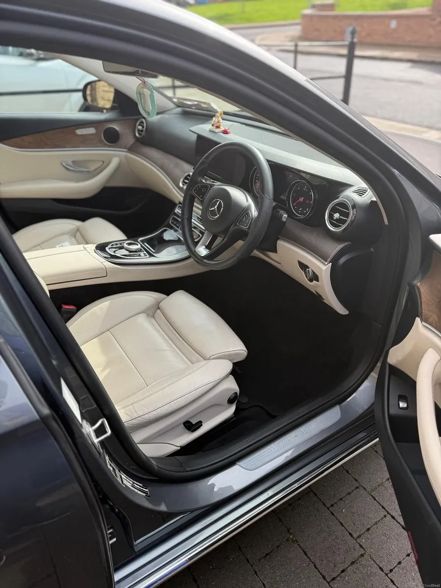 Mercedes-Benz E-Class 2017 - Image 3
