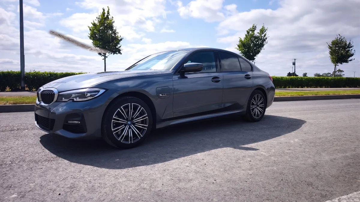 2022 BMW 3 Series 330e M Sport Saloon - Image 4