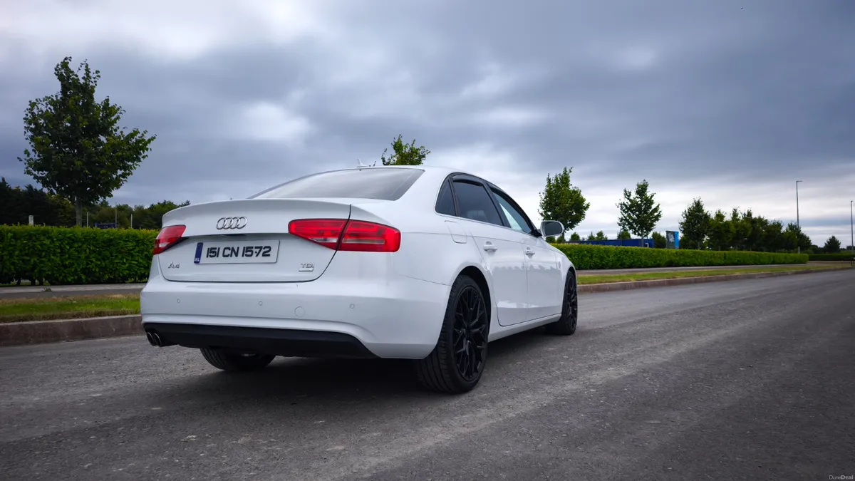 2015 Audi A4 SE Technik Ultra 163BHP - Image 4