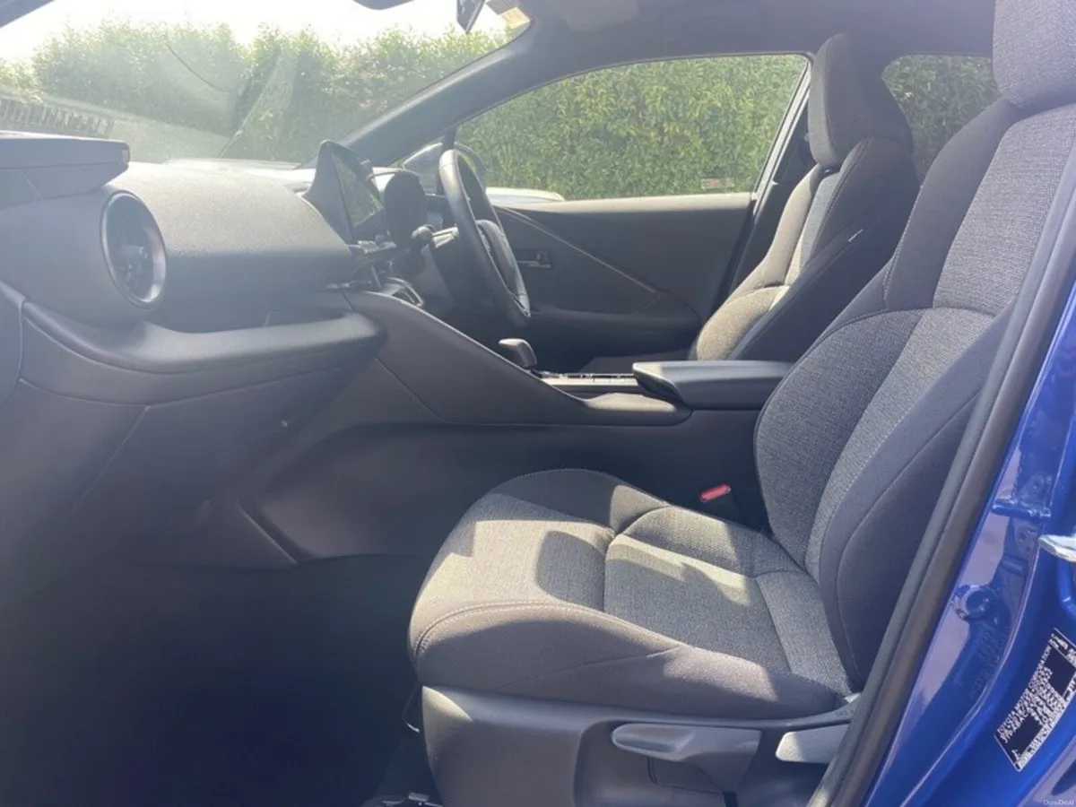 Toyota C-HR C-HR PHEV SPORT+ - Image 6