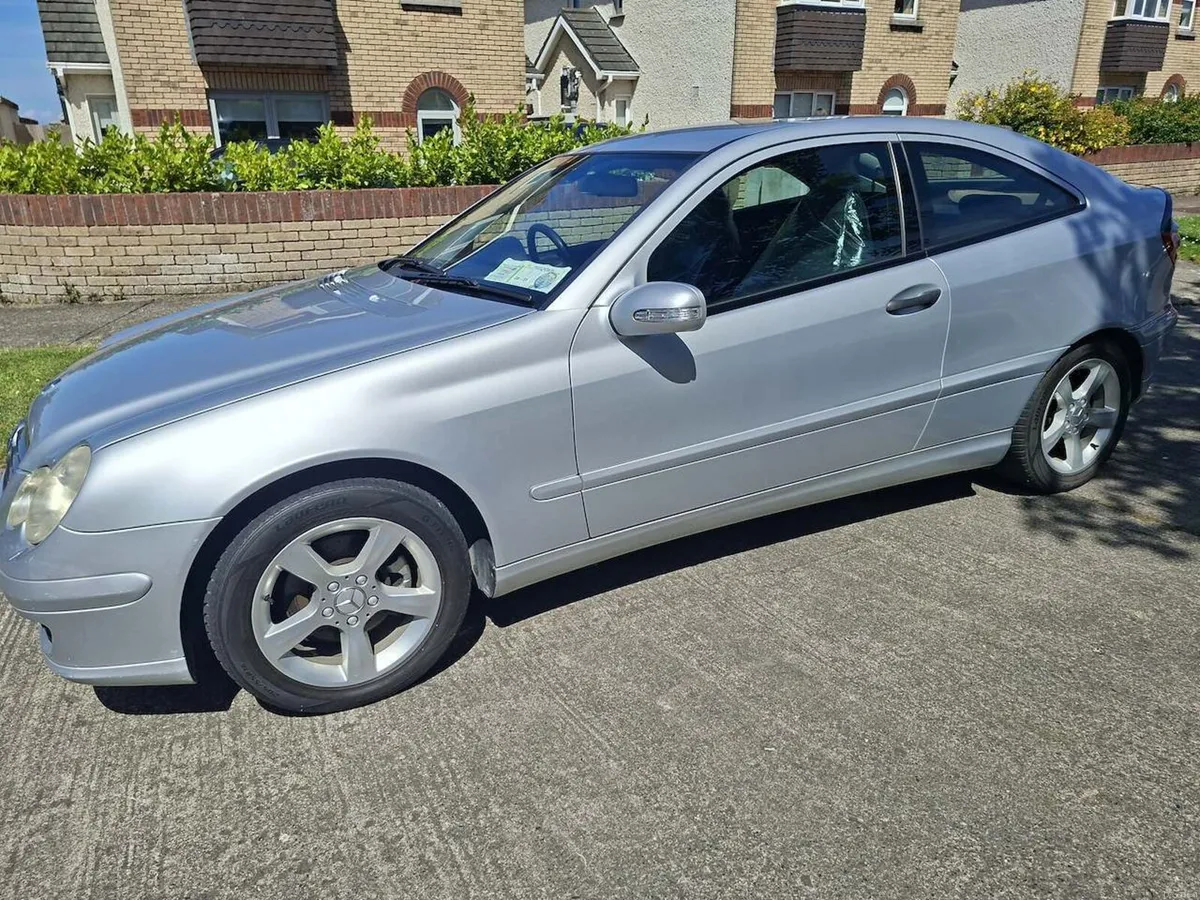 Mercedes-Benz C-Class C180 Coupe 2005 - Image 2