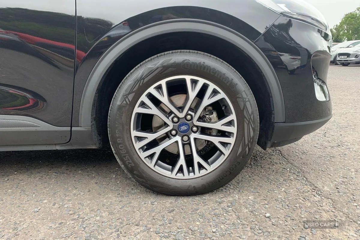 Ford Kuga 1.5 Tdci 120 Titanium in Black with 28K - Image 6