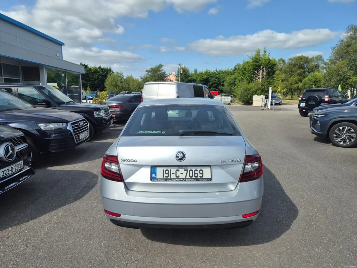Skoda Octavia AMB 1.6tdi 115HP 4DR - Image 6