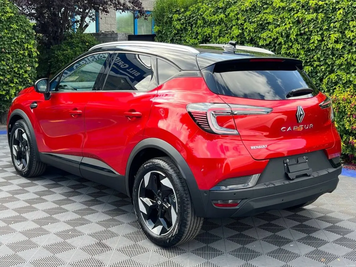 Renault Captur 1.3 TCE HYBRID AUTO ** DELIVERY MIL - Image 5