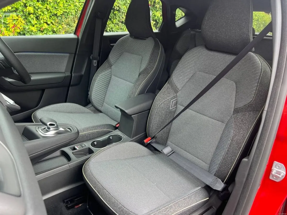 Renault Captur 1.3 TCE MILD HYBRID (SELF-CHARGE) A - Image 6