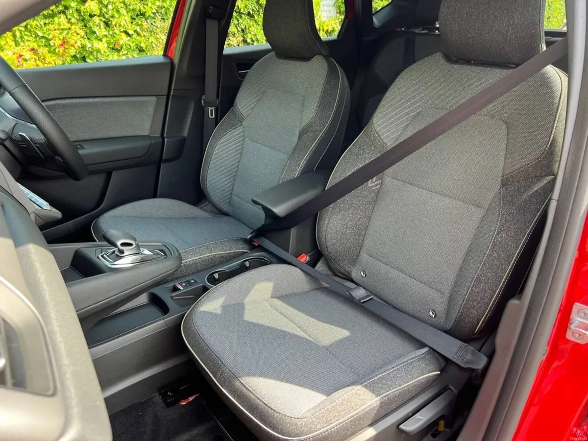 Renault Captur 1.3 TCE MILD HYBRID (SELF-CHARGE) A - Image 6
