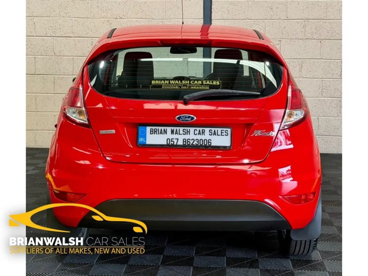 Ford Fiesta ZETEC 1.5 75PS M5 4DR MCA - Image 3