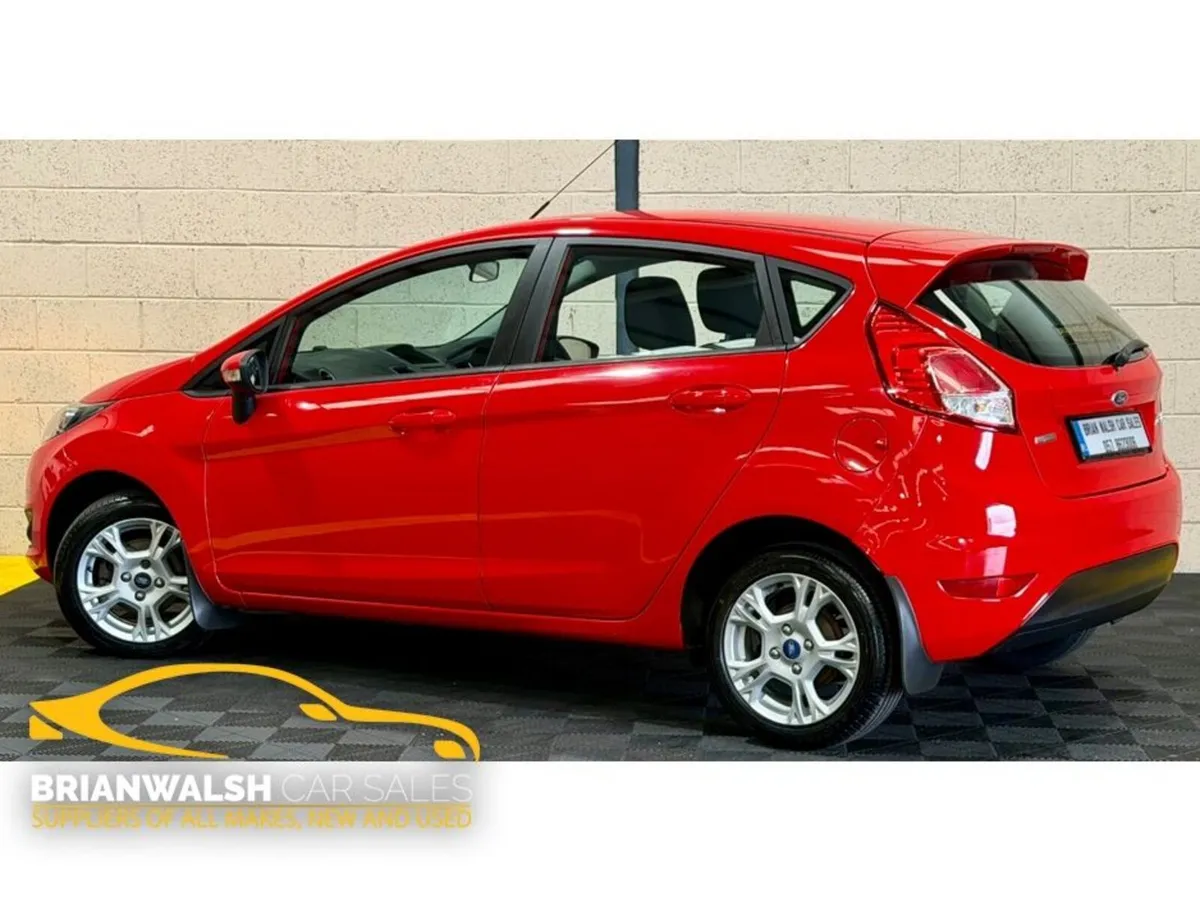 Ford Fiesta ZETEC 1.5 75PS M5 4DR MCA - Image 2