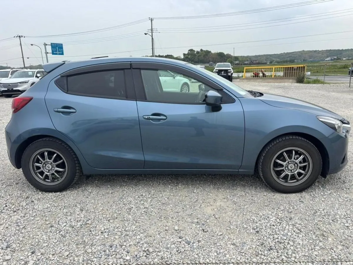 Mazda Demio 13S - Image 2