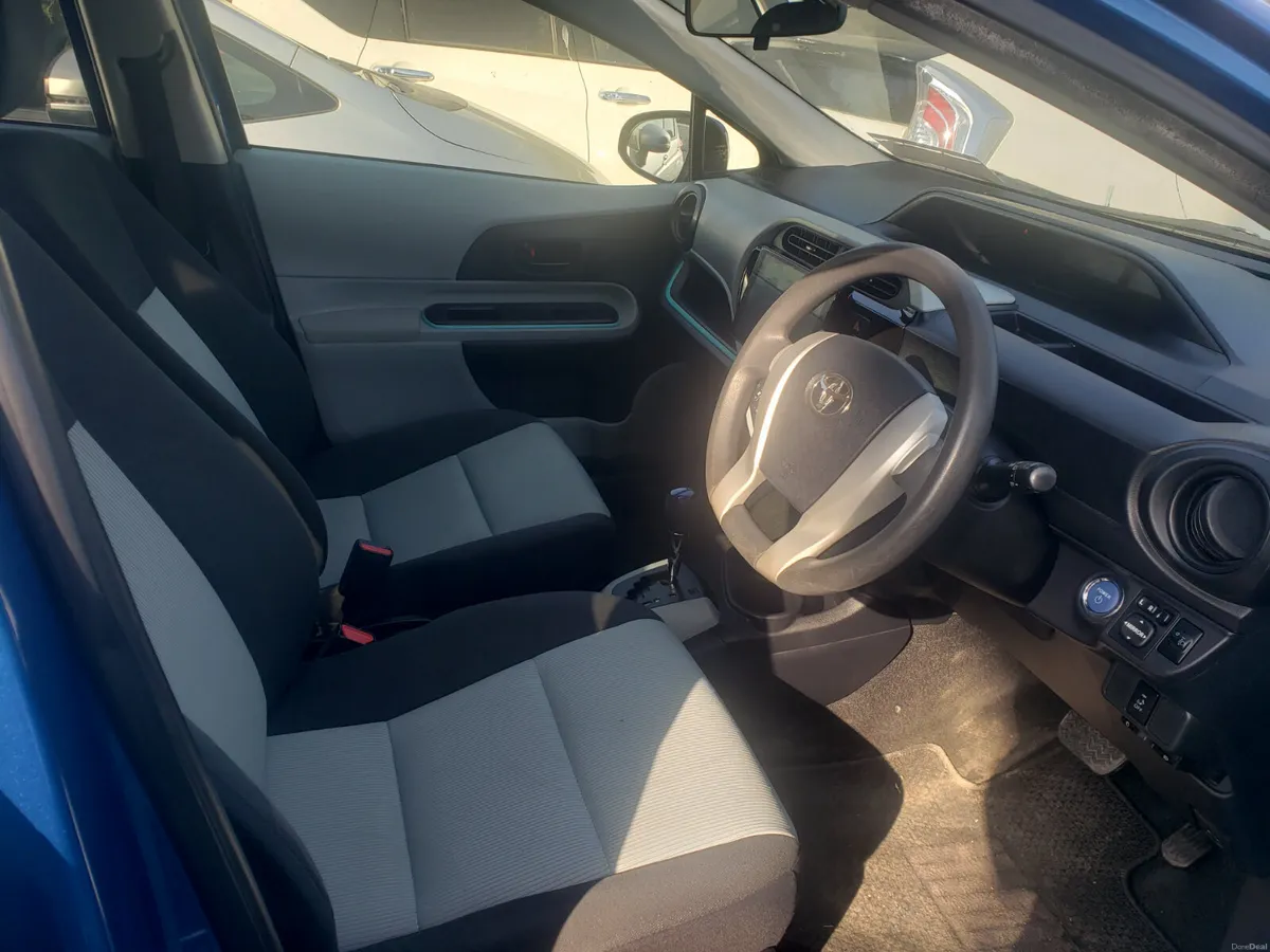 Toyota Aqua 2013 - Image 6