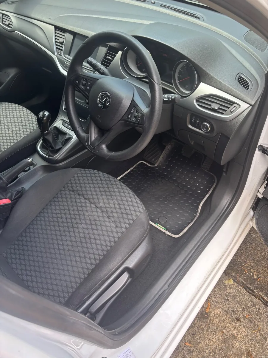 Vauxhall Astra 2018 - Image 6