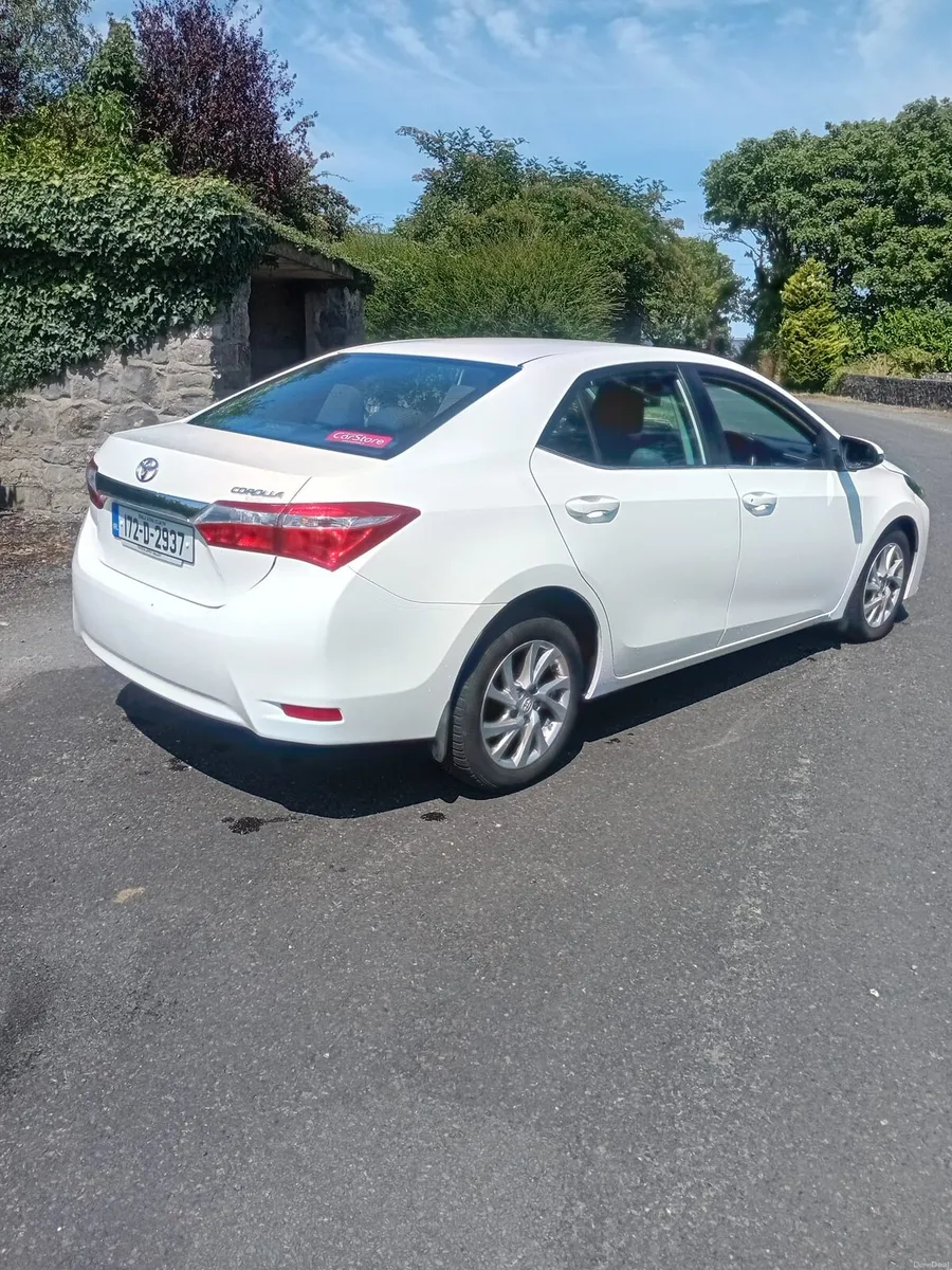 Toyota corolla - Image 4