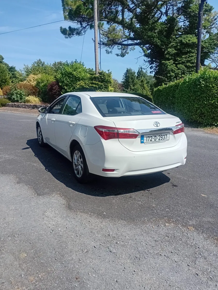 Toyota corolla - Image 3