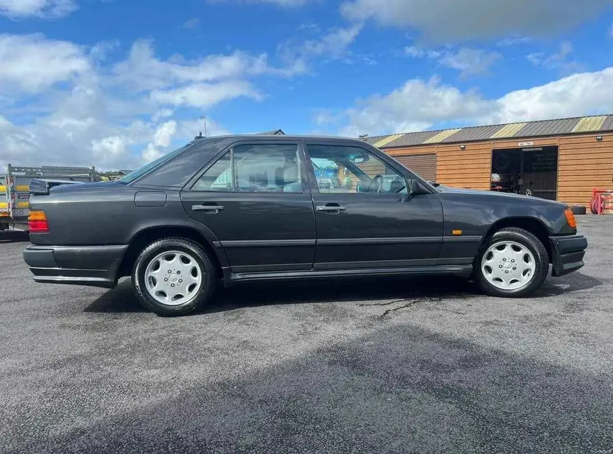 Car - Image 3