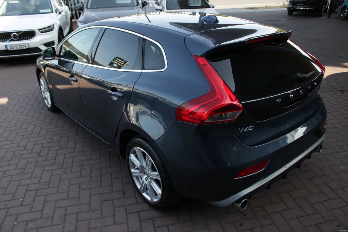 2018 VOLVO V40 D4 INSCRIPTION 5DR HATCHBACK AUTO - Image 6