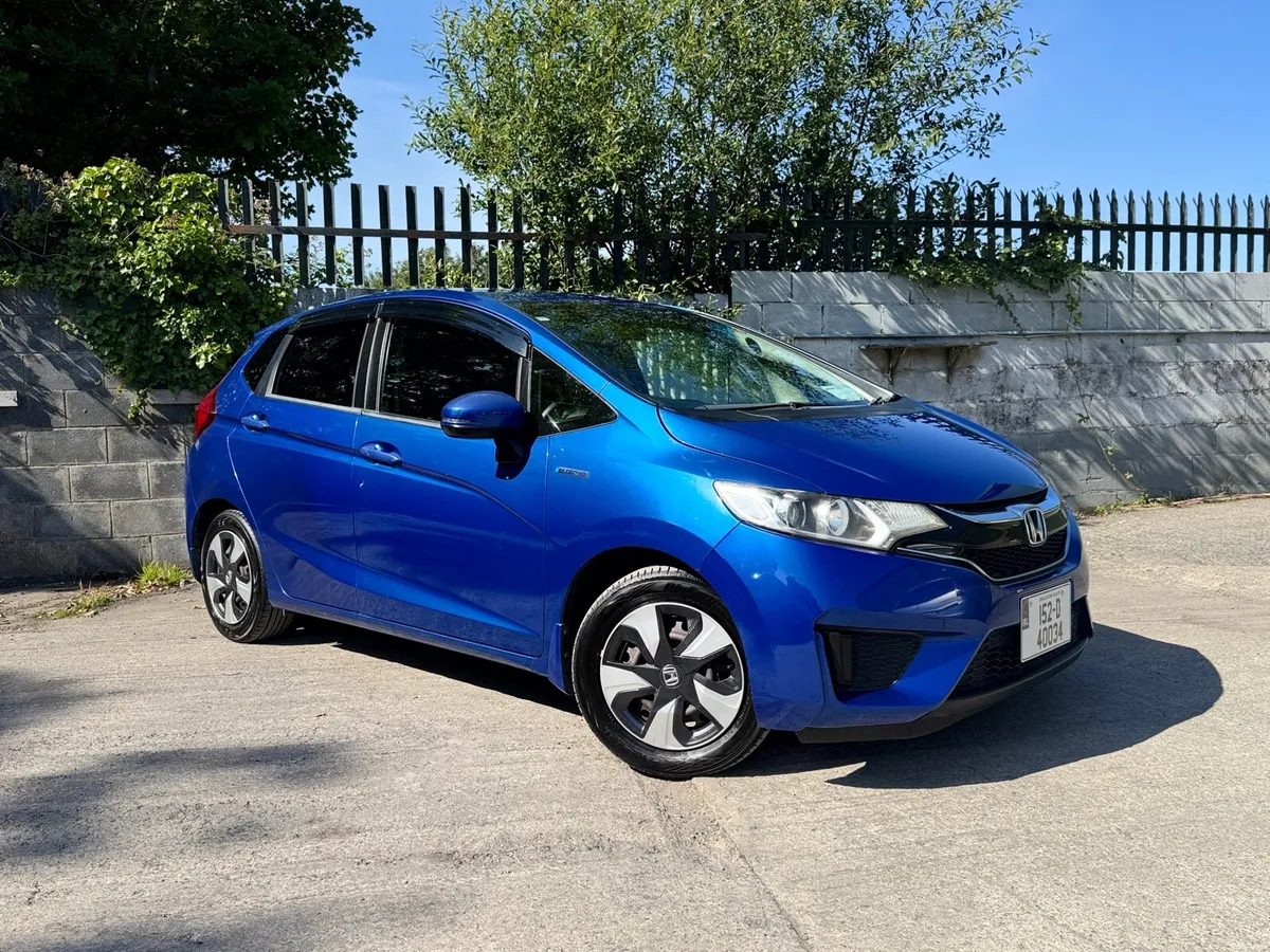2015 HONDA FIT. NEW NCT & TAX. AUTO 1.5L HYBRID - Image 1