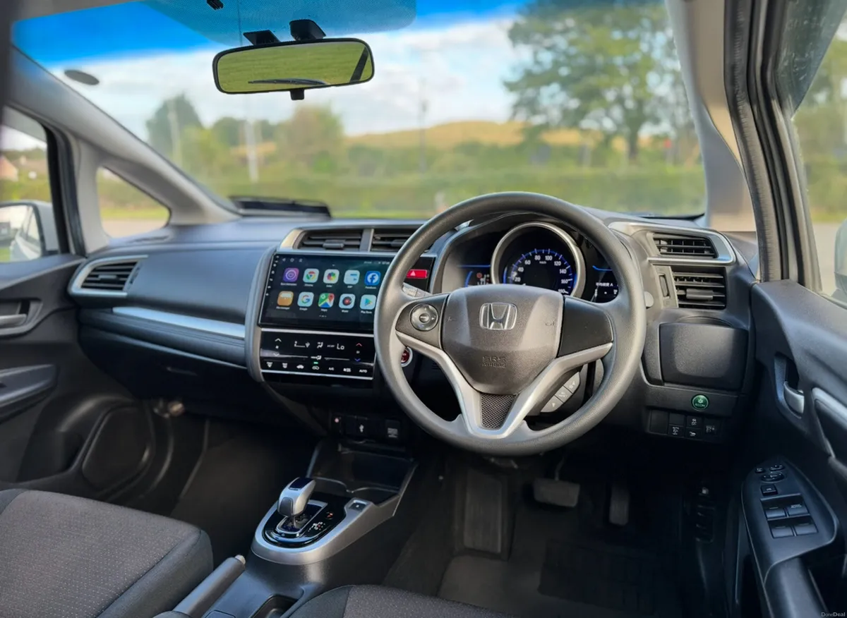 2015 HONDA FIT. NEW NCT & TAX. AUTO 1.5L HYBRID - Image 3