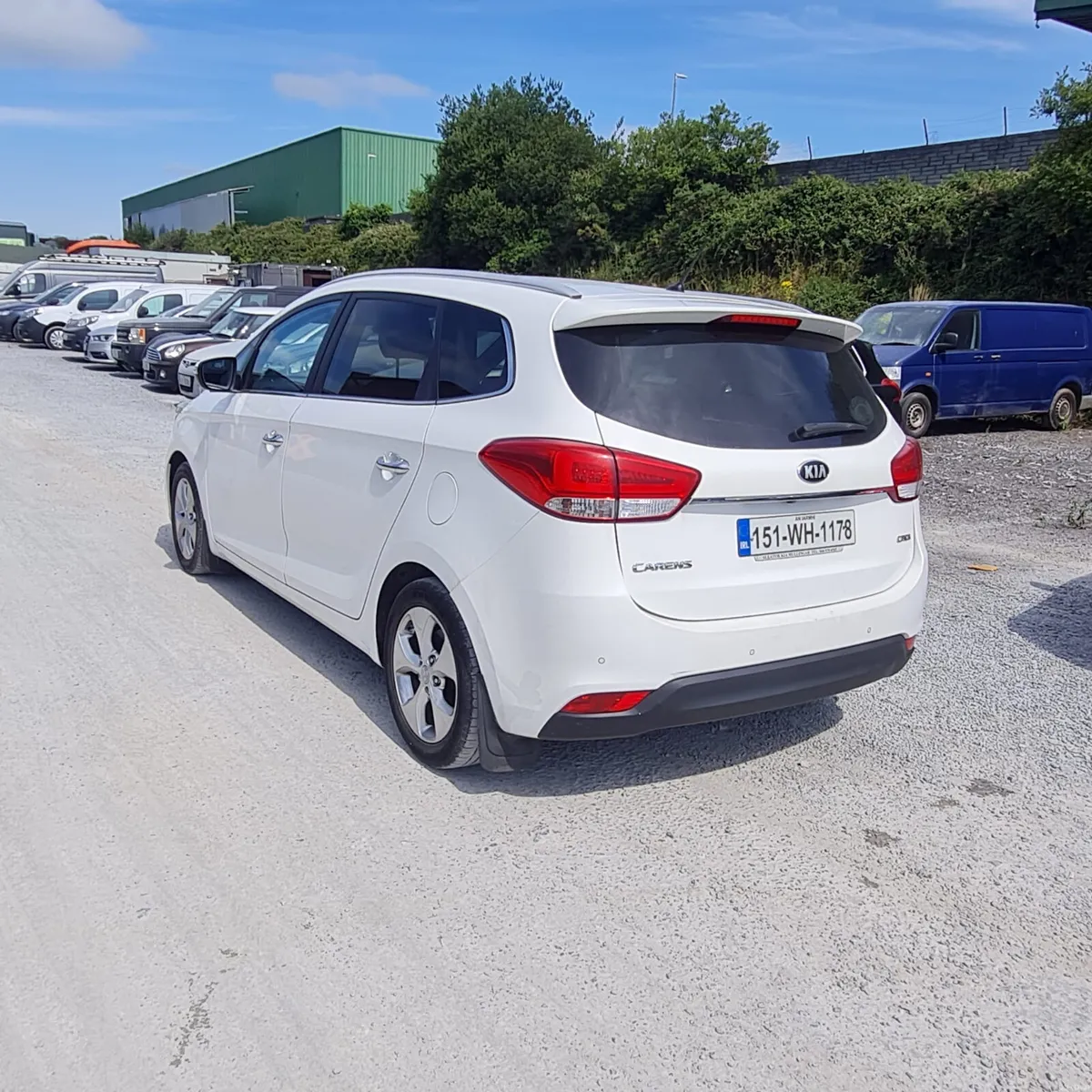 Kia Carens 2015 - Image 4