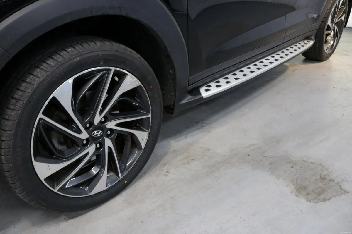 Hyundai Tucson PREMIUM 1.6L DIESEL SUV - Image 3