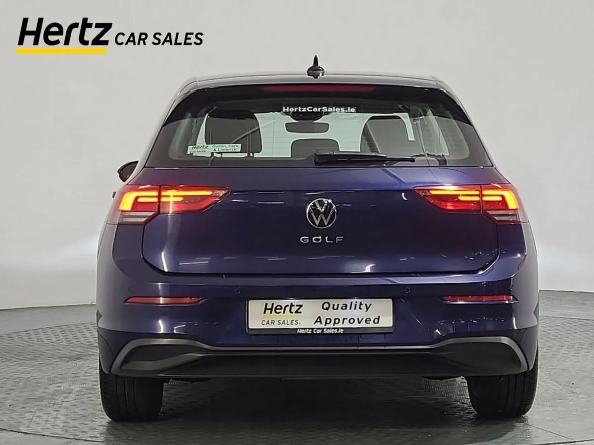 Volkswagen Golf 2.0 TDI 115HP Life - Image 4