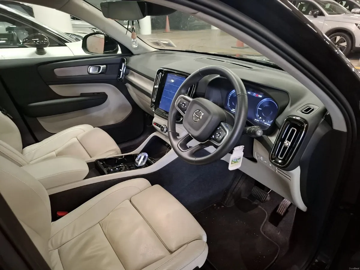 Volvo XC40 T4 RECHARGE INSCRIPTION - Image 3