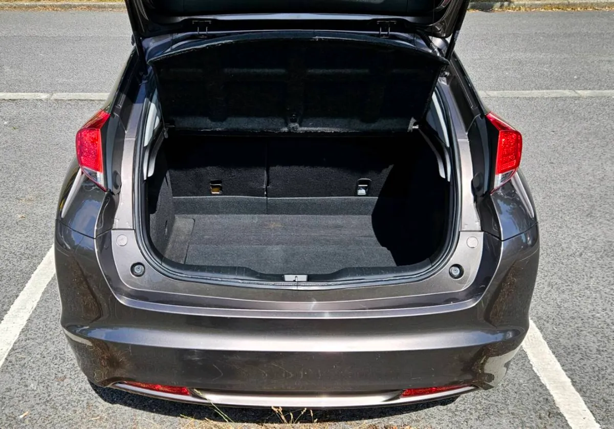 2014 Honda Civic 1.6 I-DTEC ES 4 door - Image 4