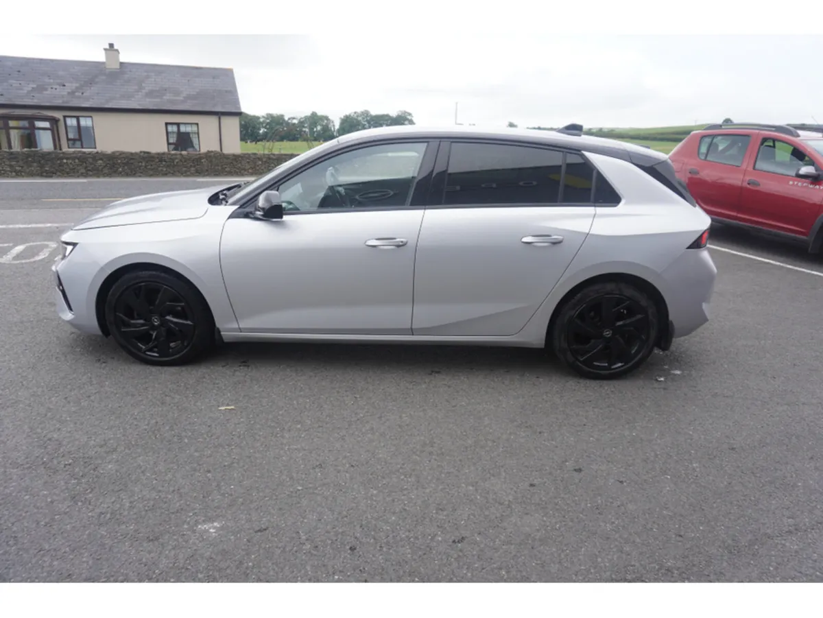 Opel Astra 5 DR HATCH-SRI-1.2 130PS - Image 6