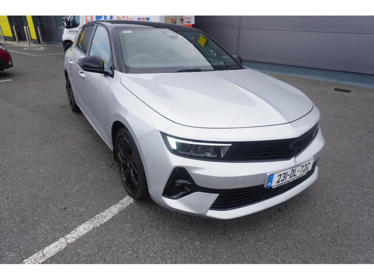 Opel Astra 5 DR HATCH-SRI-1.2 130PS - Image 3