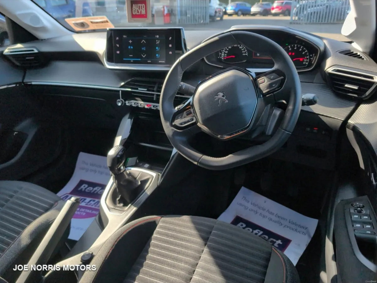 Peugeot 208 ACTIVE 1.2 LOW KMS - Image 6