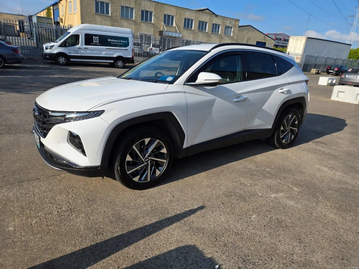 Hyundai Tucson IX35 EXECUTIVE PLUS 5DR - Image 2