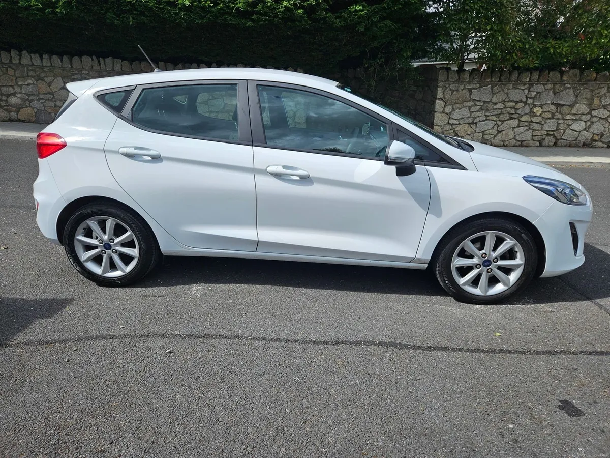 Ford Fiesta Zetec 1.1 Petrol * Excellent Condition - Image 2