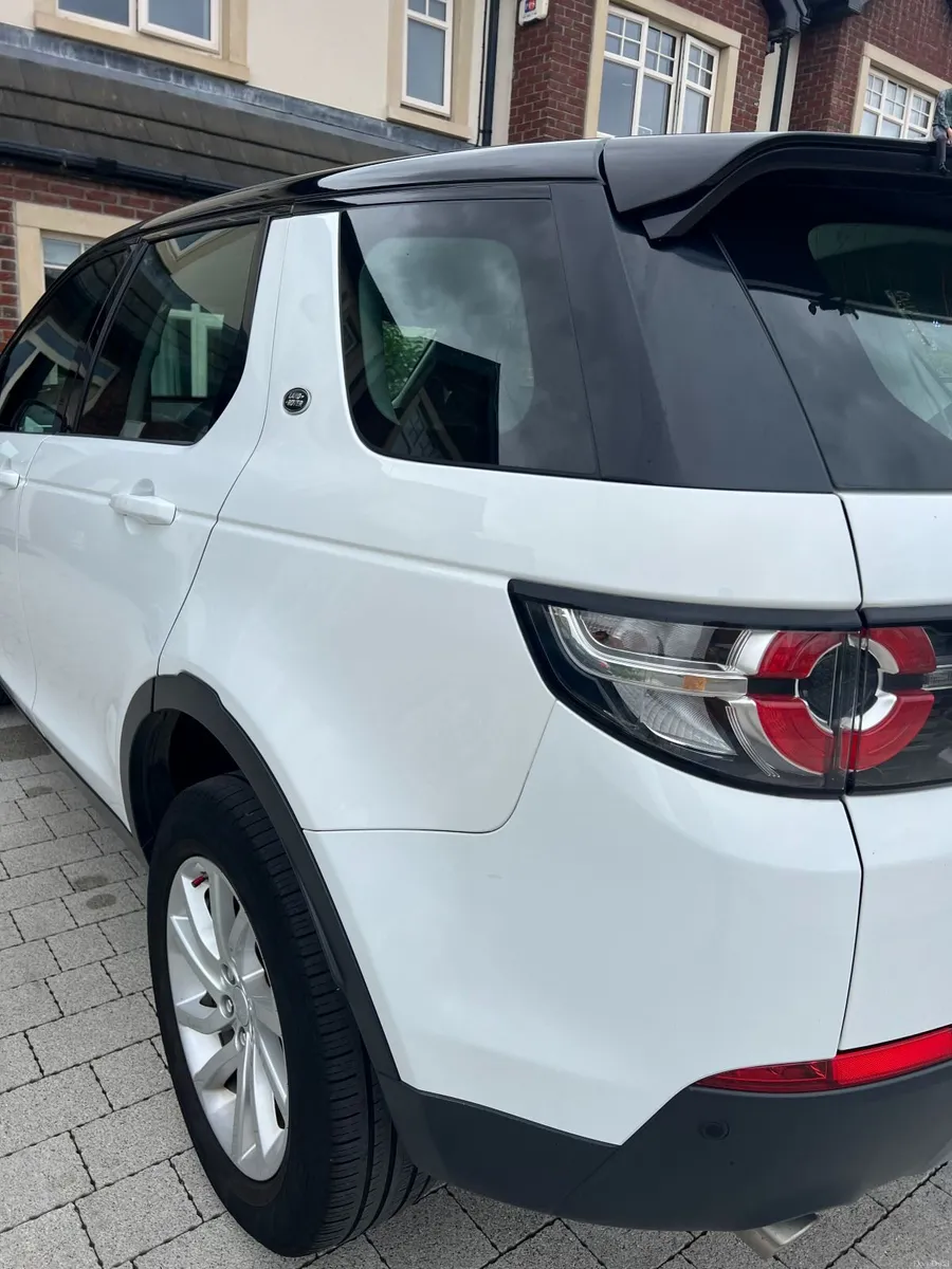 Land Rover Discovery Sport 2019 - Image 3