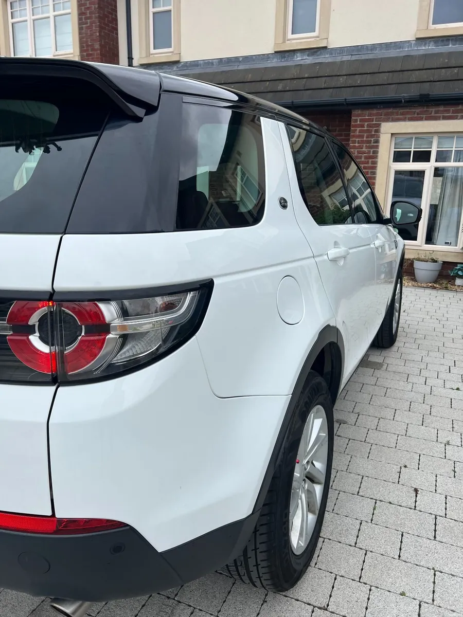 Land Rover Discovery Sport 2019 - Image 4