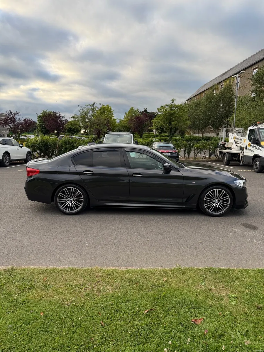 2017 BMW 520D MSPORT *High Spec* - Image 5