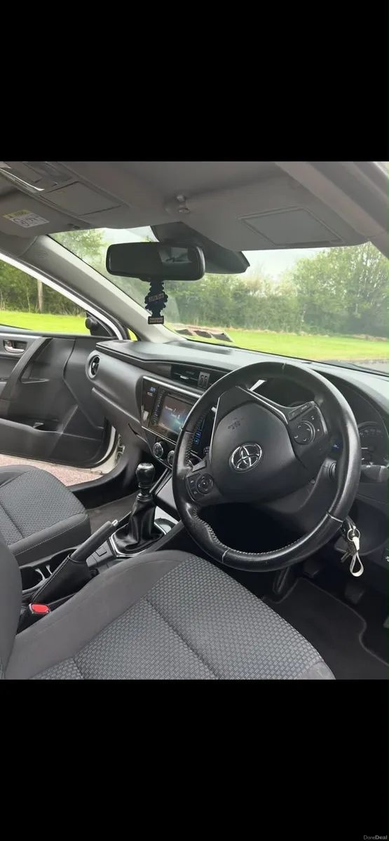 Toyota Corolla - Image 4