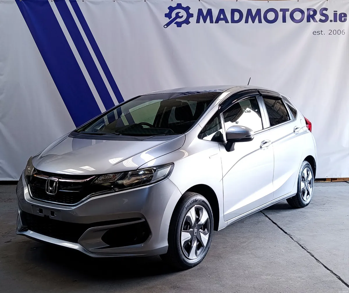 182 Honda Fit GP5 Petrol Hybrid Auto - Image 3