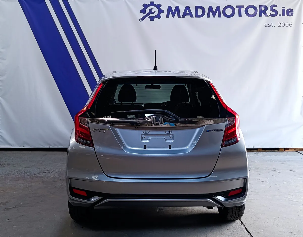 182 Honda Fit GP5 Petrol Hybrid Auto - Image 6