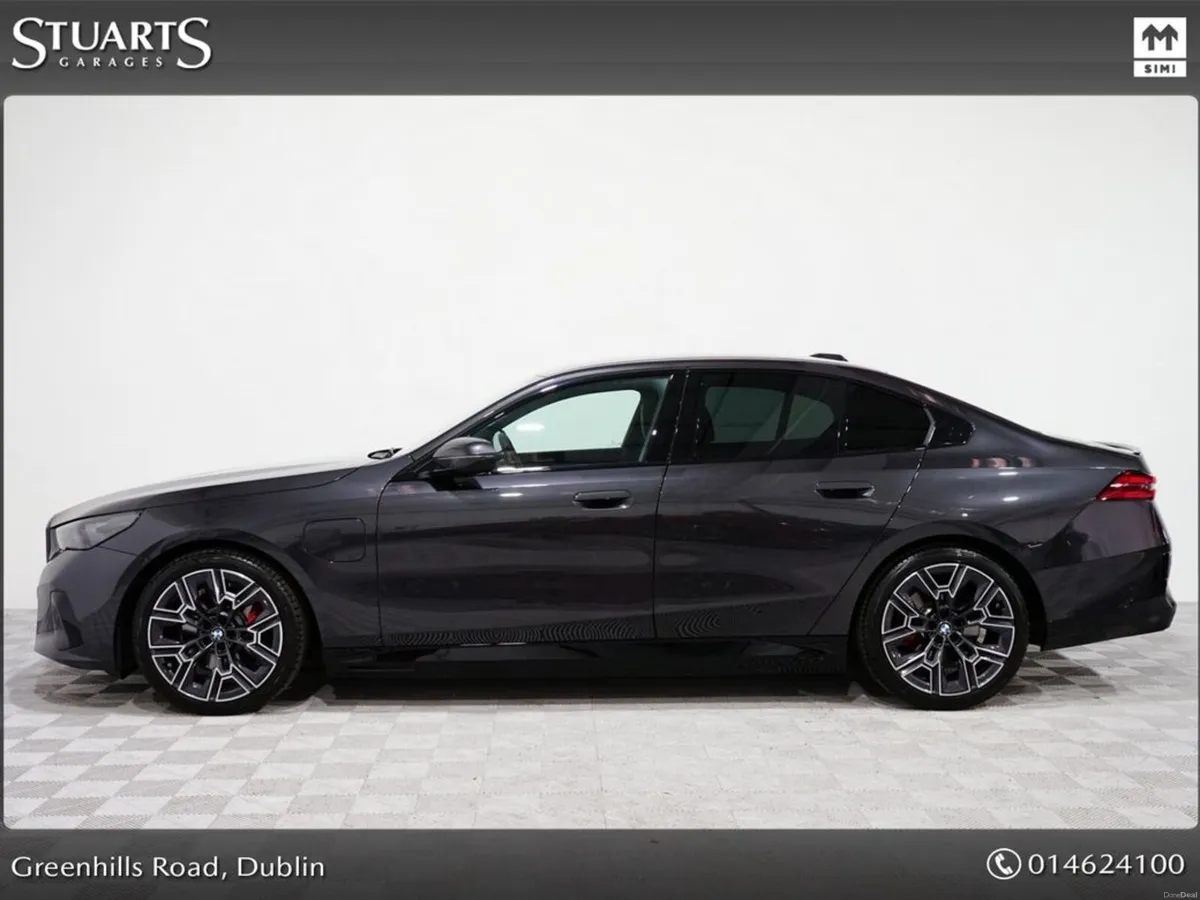 BMW 5-Series 3 X PACKS: PRO PACK, TECH PACK, COMFO - Image 6