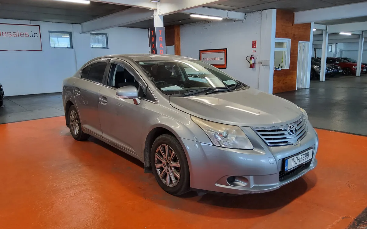 Toyota Avensis 2011 - Image 1