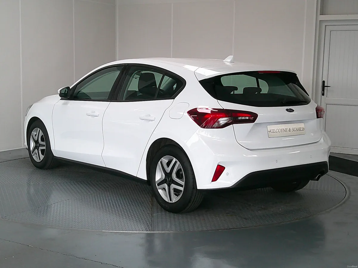 Ford Focus 2022 - Image 5