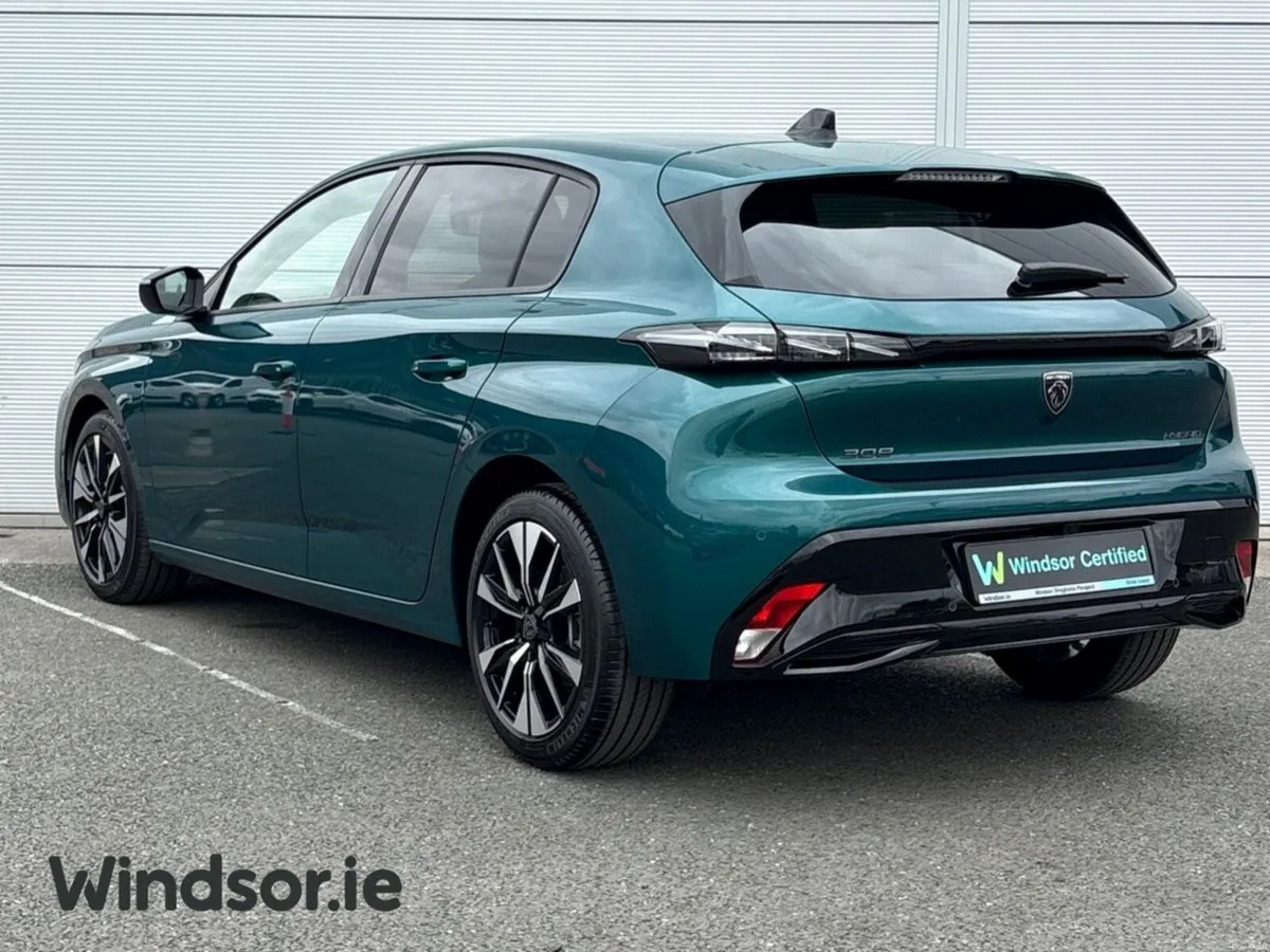 Peugeot 308 1.2 Hybrid 145BHP e-DCS6 Allure - Image 3