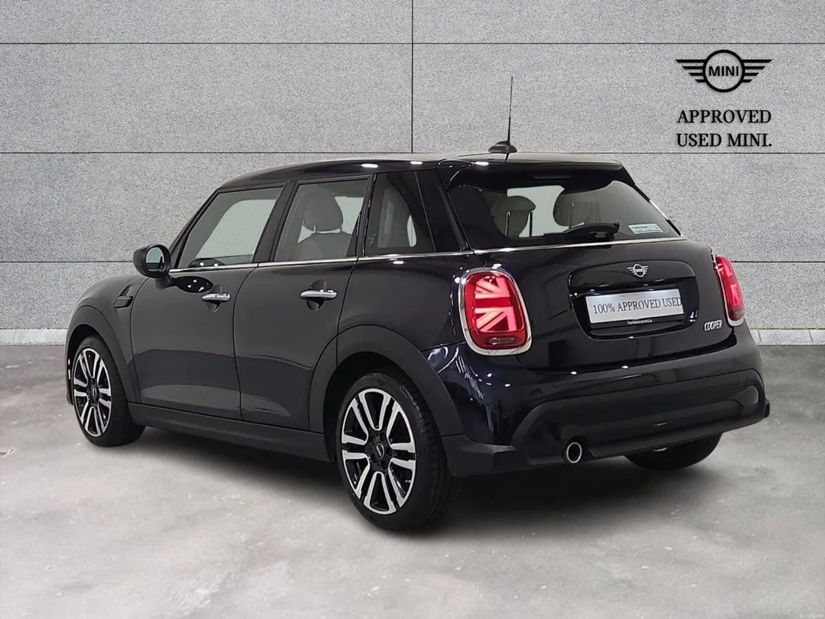 Mini Cooper Cooper Exclusive Auto - Image 3