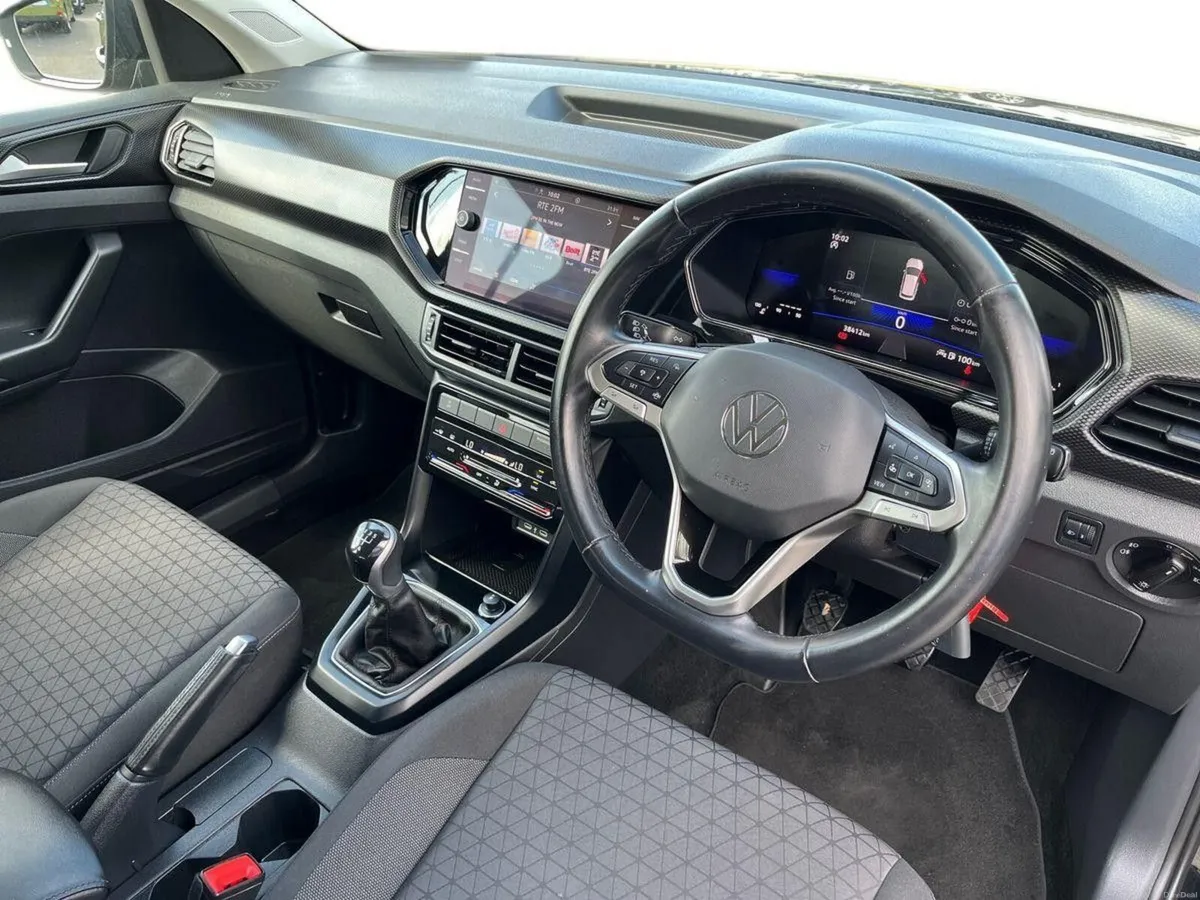Volkswagen T-Cross LIFE 1.0 TSI M5F 95HP - Image 6