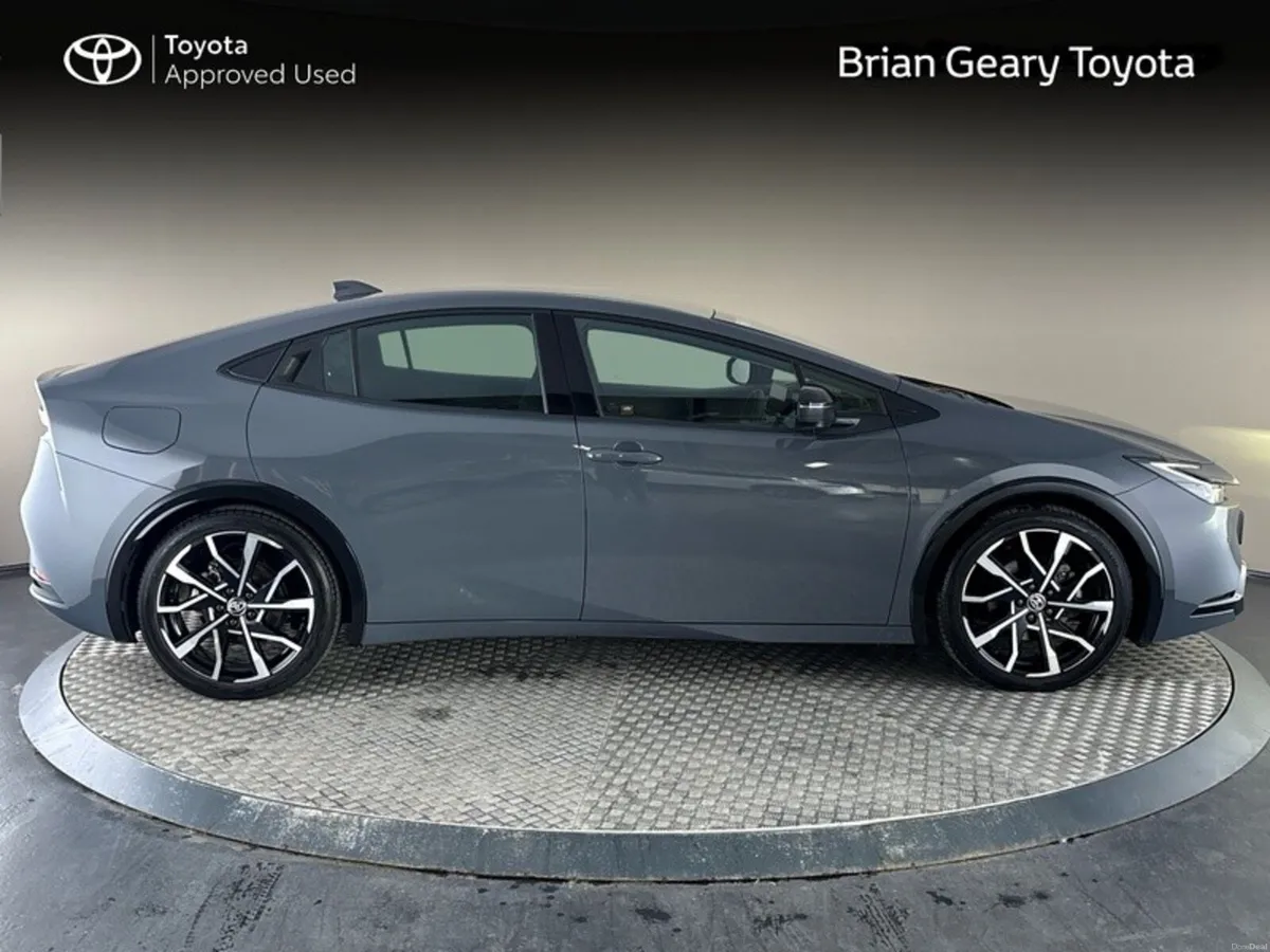 Toyota Prius PRIUS PLUG-IN HYBRID - Image 3