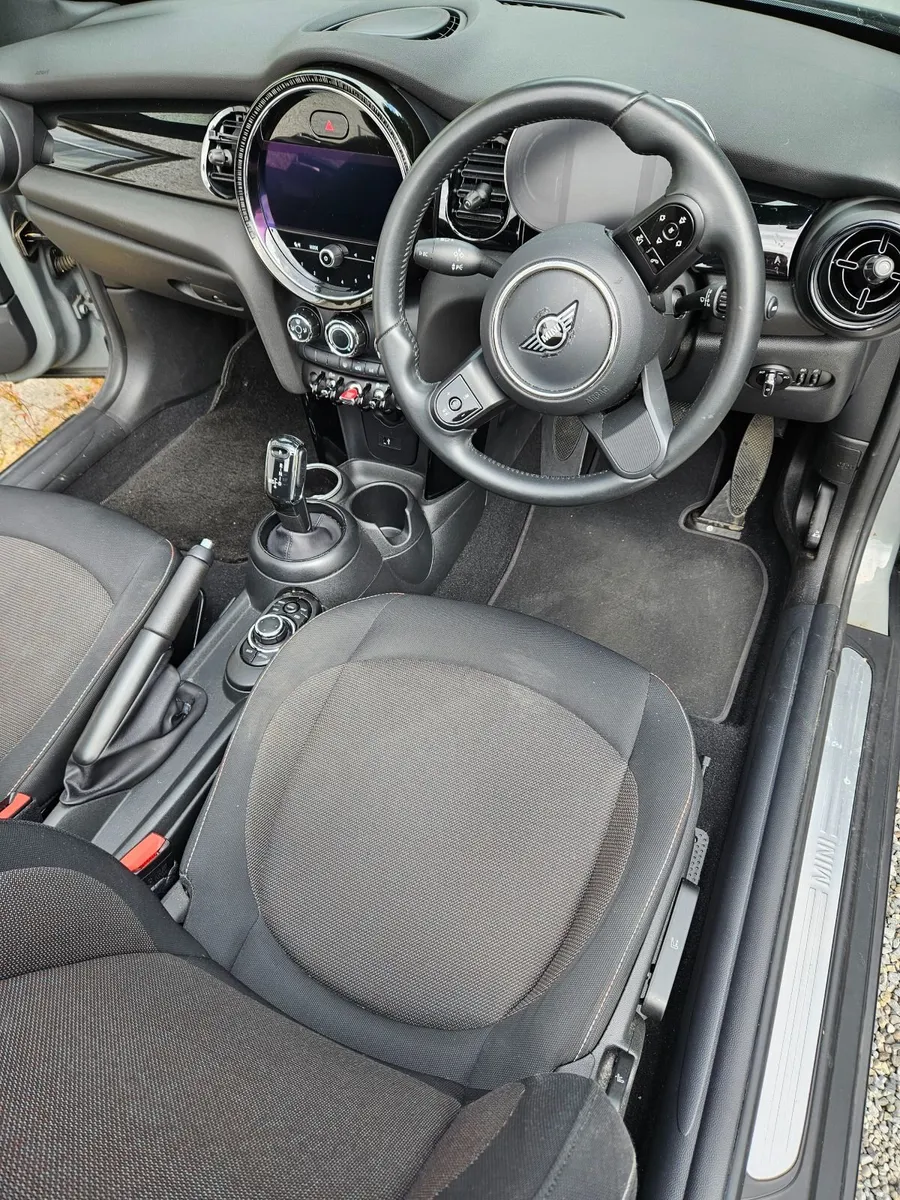 Mini Cooper Convertible 2022 - Image 6