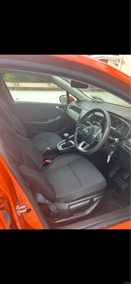 211 Renault Clio - Image 6