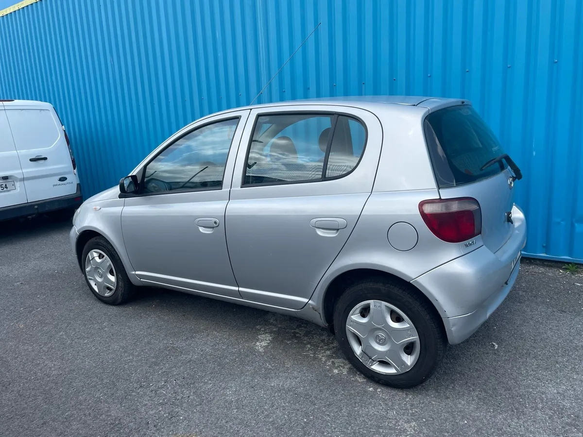 Toyota Yaris 2003 - Image 2