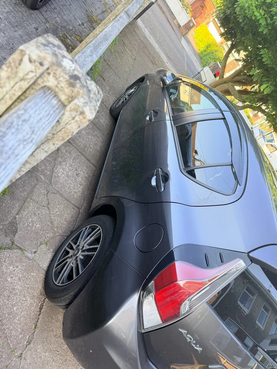 Toyota Aqua Hybrid 2015- Excellent Condition - Image 2