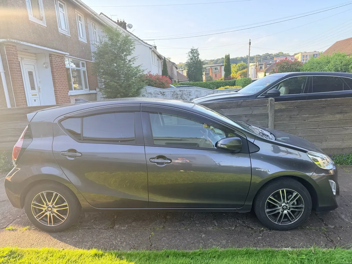 Toyota Aqua Hybrid 2015- Excellent Condition - Image 4